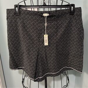 Max Studio Black White floral pull-on polyester 2X 2XL Flat front elastic back